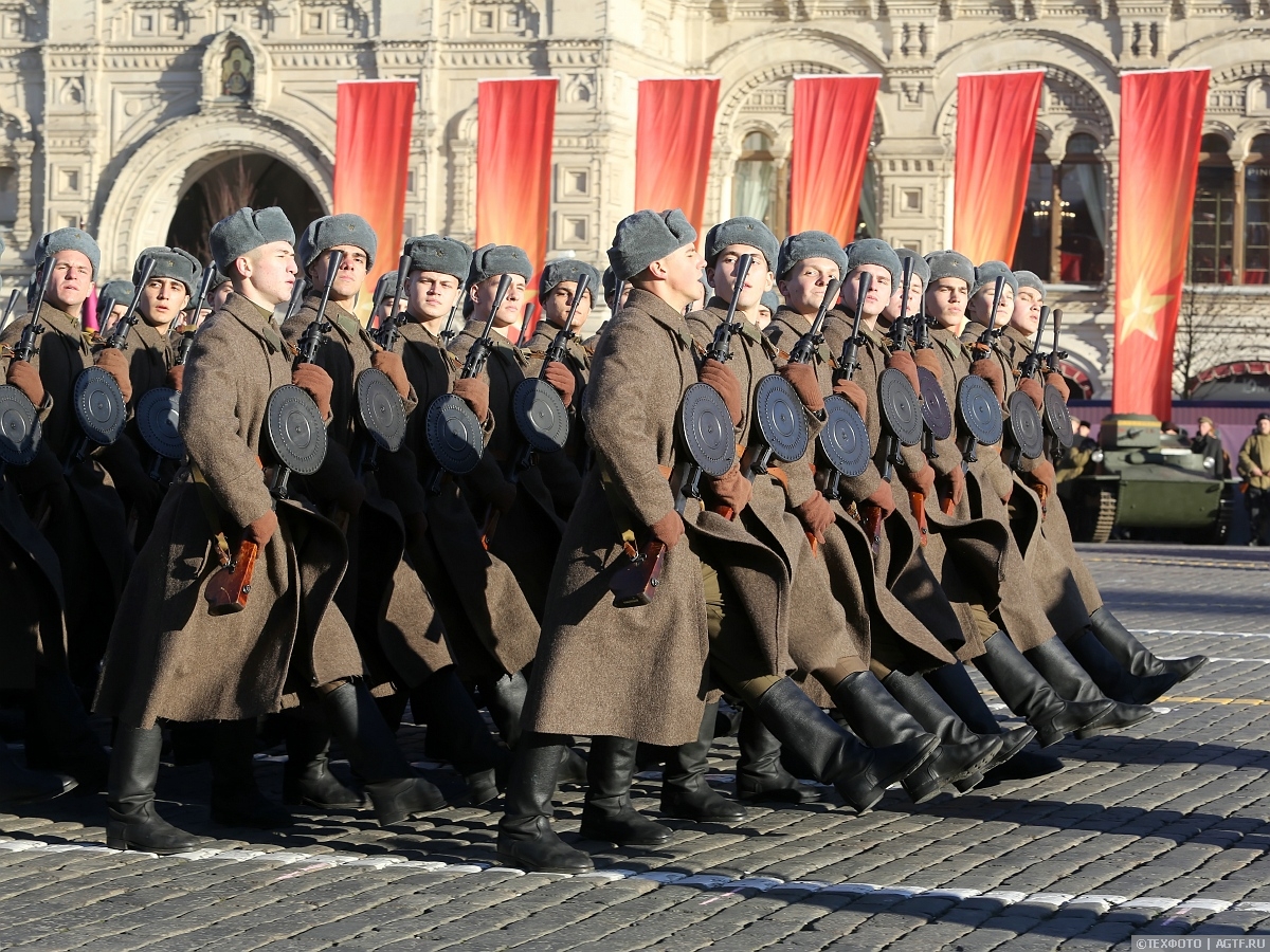 Парад 7 ноября 1941 в москве в фото
